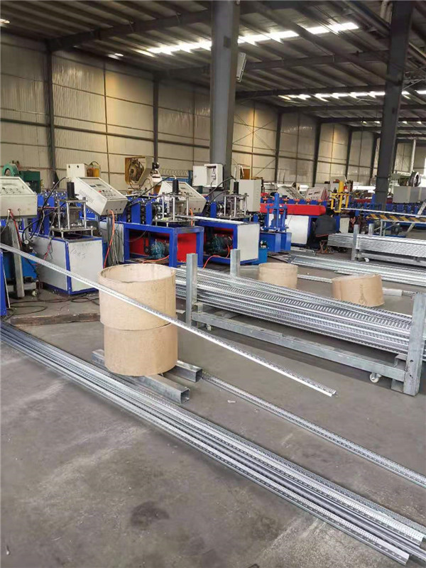 魚鱗網(wǎng)車間.jpg 魚鱗網(wǎng)車間.jpg